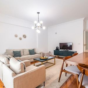 Appartement à 2 Chambres à Coucher