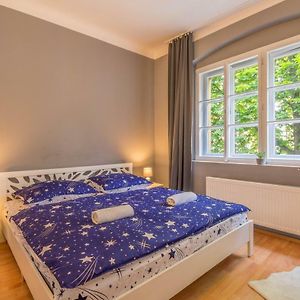 Appartement à 3 Chambres à Coucher
