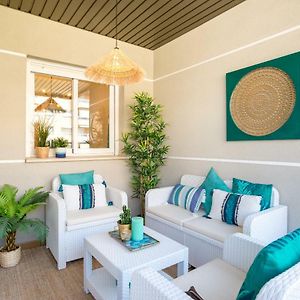Charming Apartment On The Beach - Pool And Parking