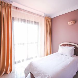 Appartement à 3 Chambres à Coucher