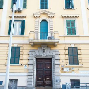 The Right Place - Guest House