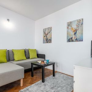 Appartement à 2 Chambres à Coucher