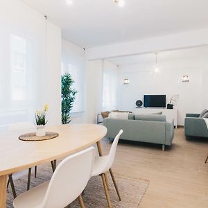 Amalur apartment by People Rentals
