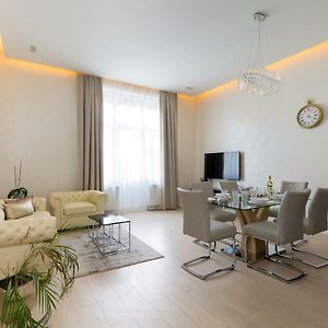 Appartement à 3 Chambres à Coucher