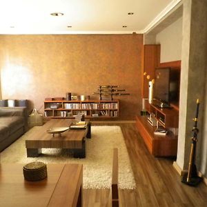 Appartement à 3 Chambres à Coucher