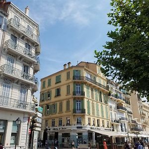 Appartement à 2 Chambres à Coucher
