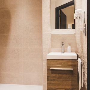 Chambre Standarde Lit Queen-Size