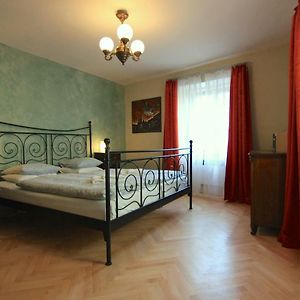 Mala Strana Apartment 1