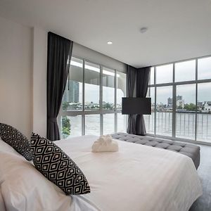 Chambre Exécutive Lit King-Size d'Angle