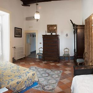 Il Teatro Di Nerone