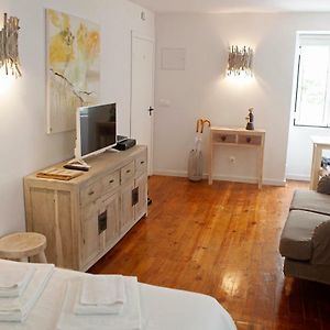 Studio de Luxe au Premier Étage