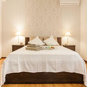 Classy And Stylish Private Apartment At Acropolis Museum Metro Station