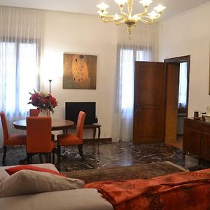 Castello 5888 B, Santa Marina, Calle Marcello, Canale