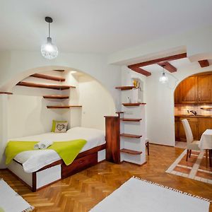 Green Apartment