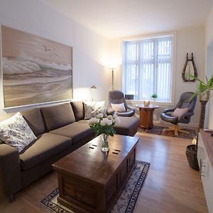 Best location - quiet, cozy&5 min to downtown