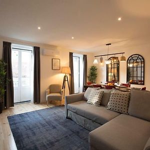 Appartement à 2 Chambres à Coucher