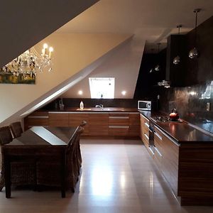 Utulny Apartman V Bratislava 15