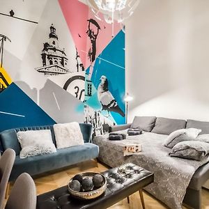 Bpr Colorlib Art Apartment