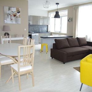 Appartement à 2 Chambres à Coucher