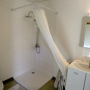Studio Lit King-Size