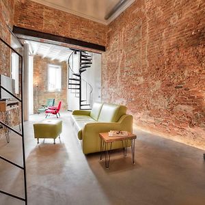 Stone Walls Deluxe