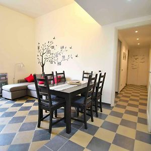 Appartement à 3 Chambres à Coucher
