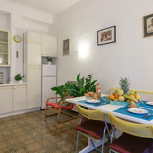 Titty House - Crocetta
