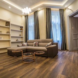Appartement à 3 Chambres à Coucher