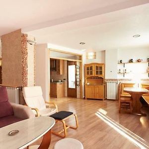 Appartement à 3 Chambres à Coucher