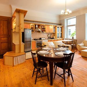 Riga City Family Apartment