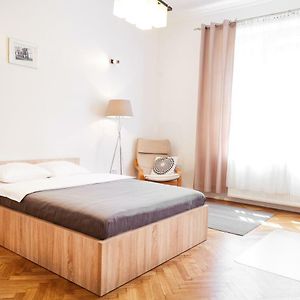 Appartement à 3 Chambres à Coucher