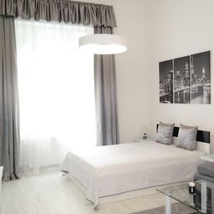 Hestia Apartment