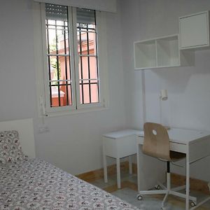 Chambre Juste Pour Femmes