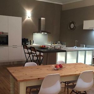 Appartement à 2 Chambres à Coucher
