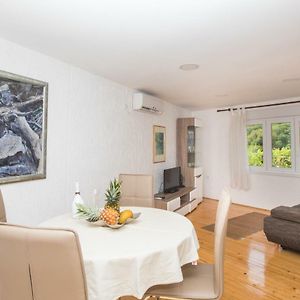 Madonna Field Apartment