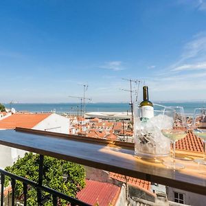 Alfama Vintage Studio Apartment W/ Riverview - By Lu Holidays