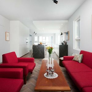 Ocean View Luxury Apartment In Central Reykjavik