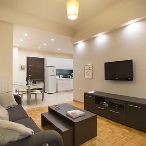Apartment At Koukaki, 150M From The Metro By Yha