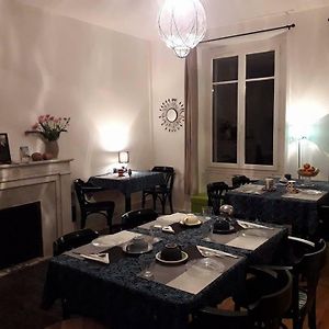 La Tête Sur L'Oreiller