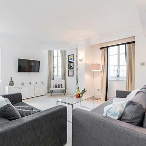 Outstanding Trafalgar Penthouse, Sleeps 8