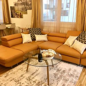 Appartement à 2 Chambres à Coucher