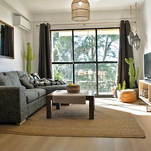 The Boho-Chic Oasis, Lovely City Center Apartment