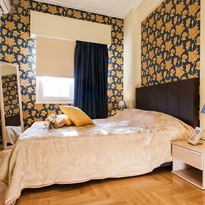 Private Central View Rooms In Shared Apartment Near To Acropolis Metro Station
