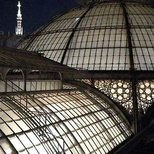 Big Room In Milano Center