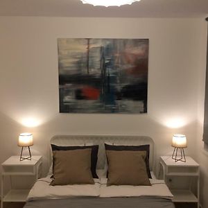 Elegant Apartment Close To The Old Town