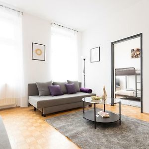 Lovely Two Level Apartment For Families