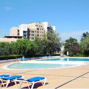 Lisbon Relax Pool Apartment - Free Parking Garage
