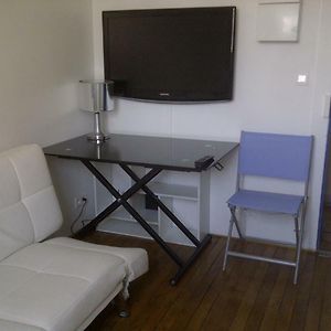 Single room Paris Arc de Triomphe