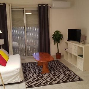 Studio Lit King-Size