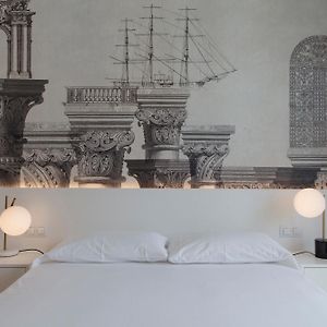 Florit Flats - Chic And Central In A Lively But Quiet Area All Walking Distance